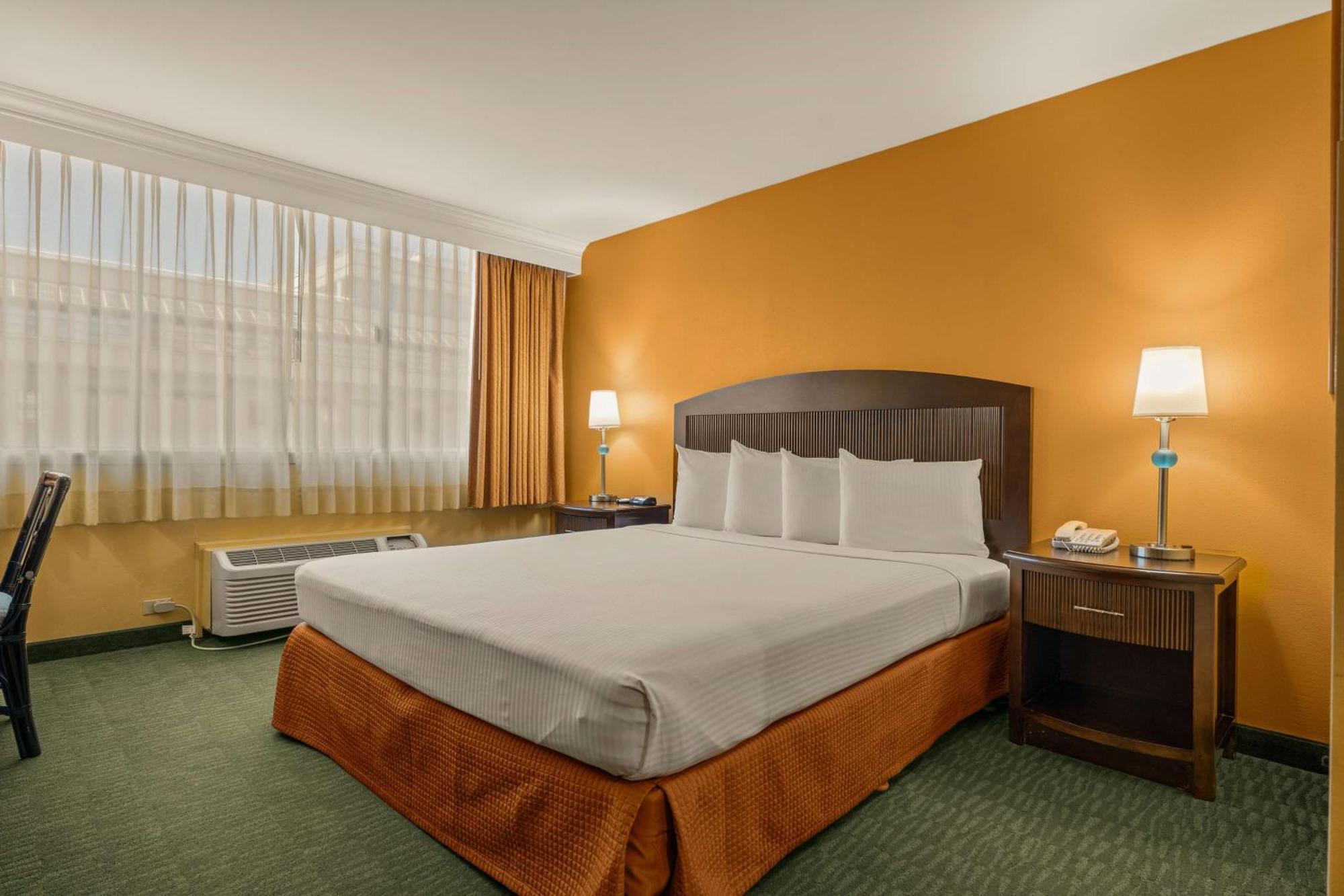 Chambre Lit Queen-Size - Non-Fumeurs